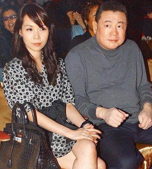 甘比和何超琼成为女首富背后的故事,远比你想象的要精彩