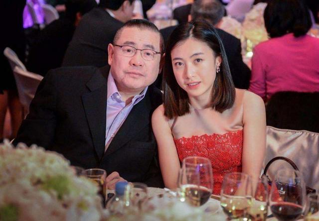 甘比和何超琼成为女首富背后的故事,远比你想象的要精彩
