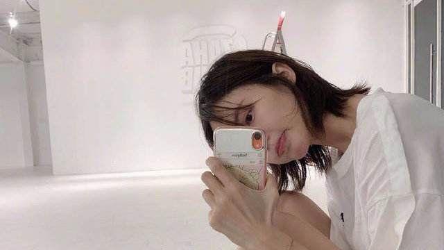 继和邓伦董又霖传恋情后,金晨深夜与张超逛街,工作人员摇头否认