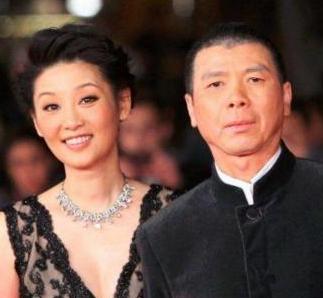 41岁主持人沈星，为冯小刚被富豪丈夫赶出家，如今近照美如少女