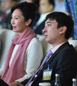 网爆王思聪走出困局靠妈帮扶,好友打趣:杨幂说了,世上只有妈妈好