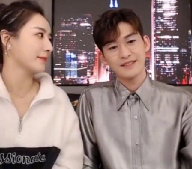 张翰现身薇娅的直播间,被八卦:你女朋友卸妆后是什么样的?