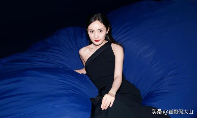 杨幂杨臭脚的绰号怎么来的,脚臭的女生多么?