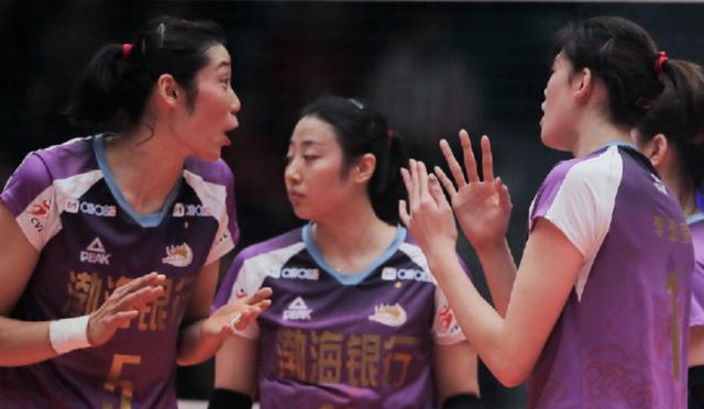 中国女排迎喜讯,朱婷张常宁获大奖!未来接班郎平?朱婷这样解释