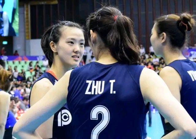 中国女排迎喜讯,朱婷张常宁获大奖!未来接班郎平?朱婷这样解释