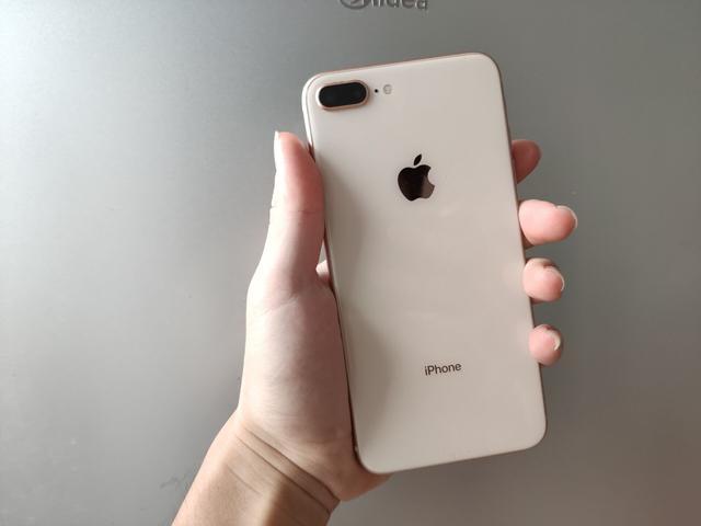 iPhone 8 Plus与iPhone 11价格相差不大,网友们用脚投票?