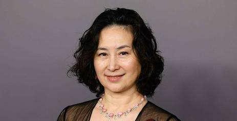 57岁何超琼与“知己”相伴9年,对方被称之为“香江才女”