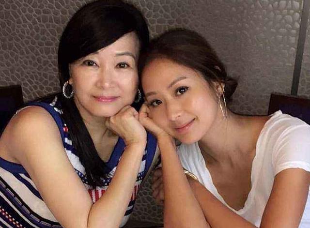台北顶尖名媛的“第5任继母”,比自己还小3岁!苦等70岁老公3年