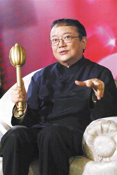 当年王刚失手砸碎两亿古董,鉴宝人将其告上法庭,结果如何了?