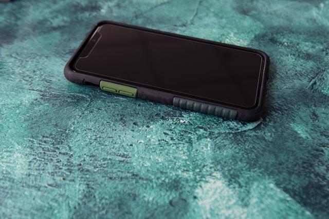 当iPhone 11用这个189元手机壳后,手感蓬荜生辉,还暗藏黑科技