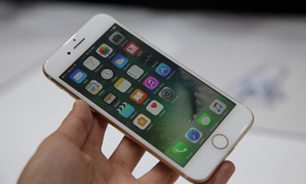 iphone7升级ios13翻车了,系统虽然很流畅,但这3方面问题严重