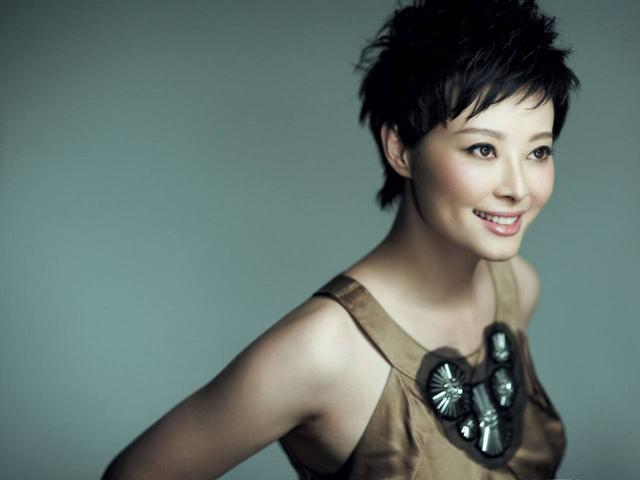 一代侠女的娱乐圈恩仇记:没了杜小月滤镜的袁立,还剩什么?