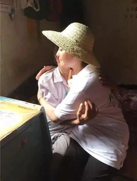一代侠女的娱乐圈恩仇记:没了杜小月滤镜的袁立,还剩什么?