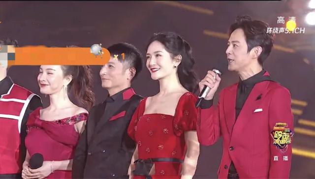 跨年晚会直播镜头下的女明星:杨幂撞脸李小璐,热巴造型输给杨紫