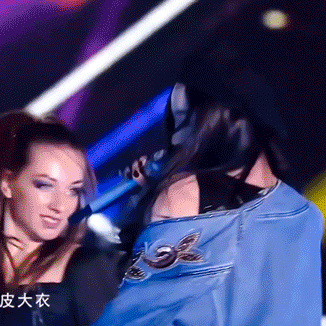 跨年晚会王源3次陷危险!谢娜回应质疑,吴亦凡脖子吻痕咋回事?