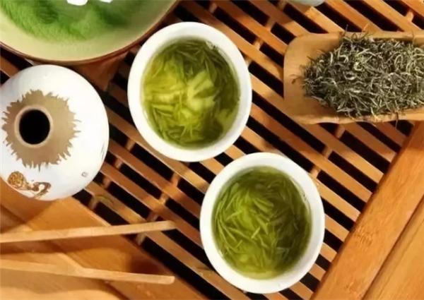 肝火旺盛,除失眠,对身体影响还有这么多?4个习惯加一水降肝火
