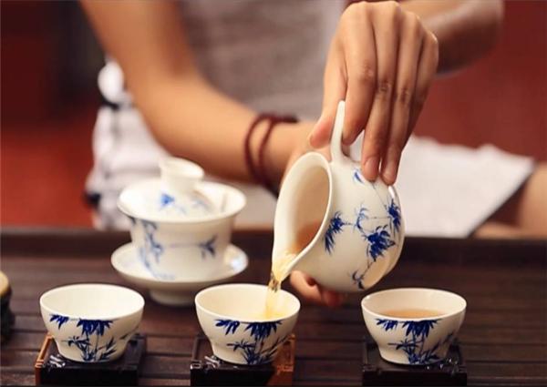 肝火旺盛,除失眠,对身体影响还有这么多?4个习惯加一水降肝火