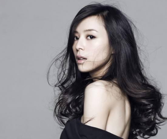39岁女星拍戏被扇多个耳光!人被打懵还说不疼,仍让男演员继续