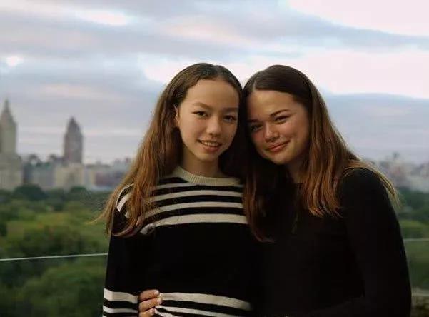儿大不由娘,邓文迪大女儿夜店狂欢,挑战虎妈邓文迪的霸道权威