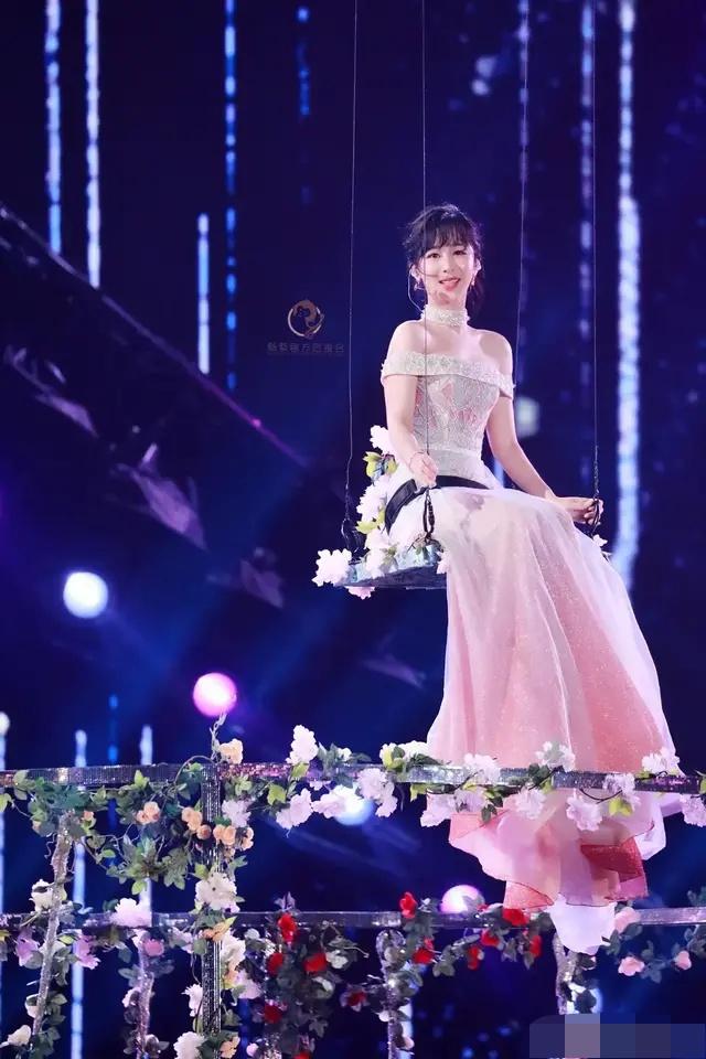 杨紫和杨幂谁咖位更大?湖南卫视跨年演唱会告诉你答案