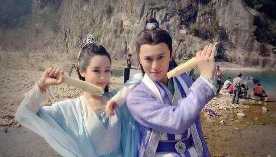 杨紫2019年大爆发:4部电视剧2部电影,带火李现,搭档娱乐圈顶流