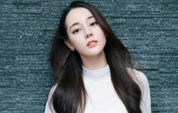 同样是90后小花,为何杨紫无缝进组,而迪丽热巴却“无戏可拍”?