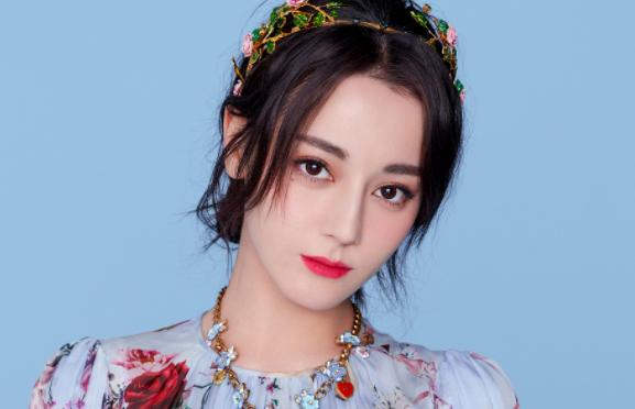 同样是90后小花,为何杨紫无缝进组,而迪丽热巴却“无戏可拍”?