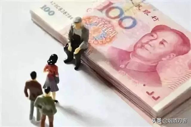 如果放弃缴纳养老金,每月往银行存一万,30年后能养活自己吗?
