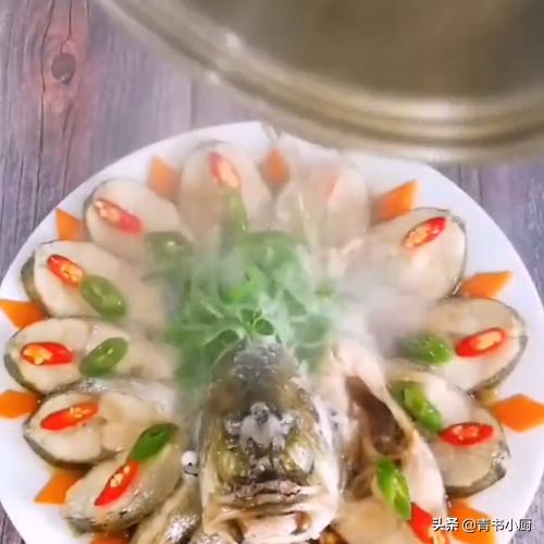 「青·孔雀蒸鱼」这道超简单清蒸鱼，学会了过年回家做给父母吃