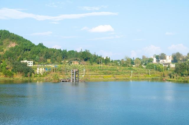贵州旅行别再去西江了！此古寨不收门票游客超少，风景美得不像话