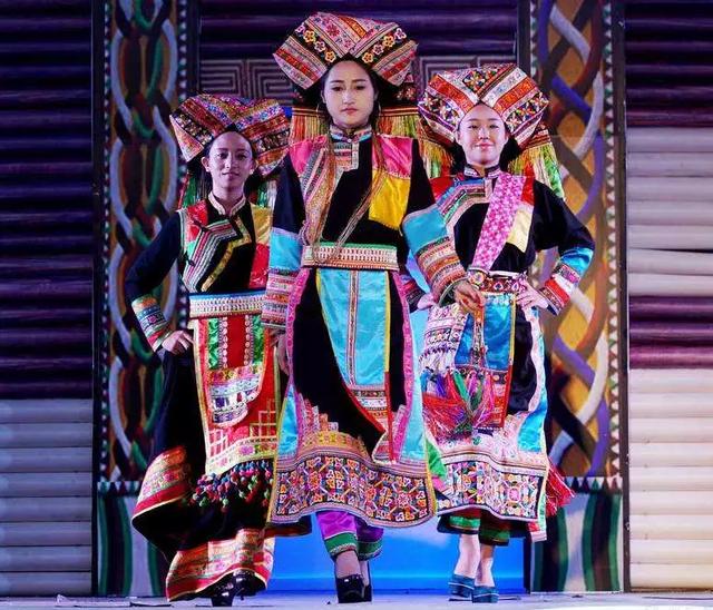 中国有个神奇的地方,一天3次日出,3次日落!这也太有趣了吧