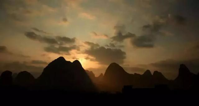 中国有个神奇的地方，一天3次日出，3次日落！这也太有趣了吧