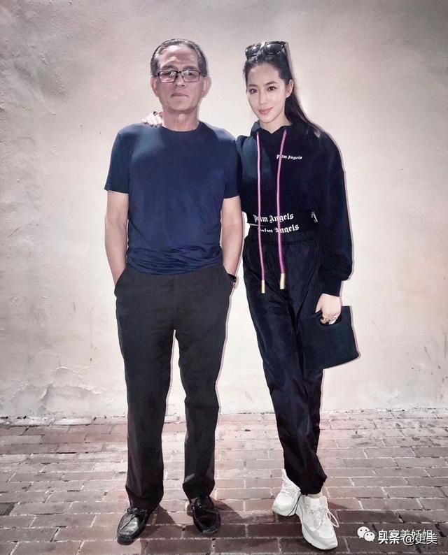 100亿千金嫁落魄男星结婚1年遭婚变,摊上这样老公,离婚值