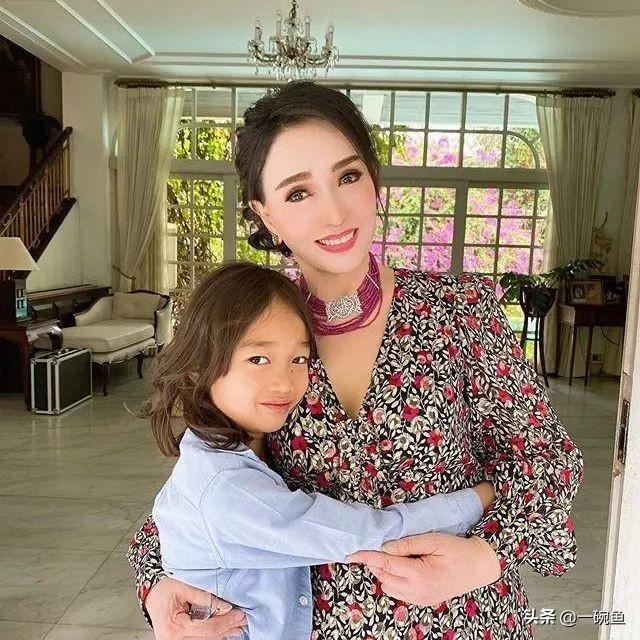 72岁活成27岁！泰国首位环球小姐的冻龄美貌，简直惊为天人