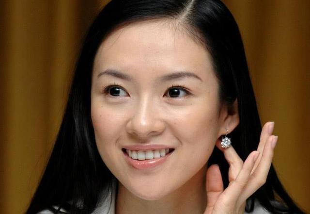 谢娜帮好友向汪峰要演唱会门票,章子怡回应19字,简直是太搞笑了