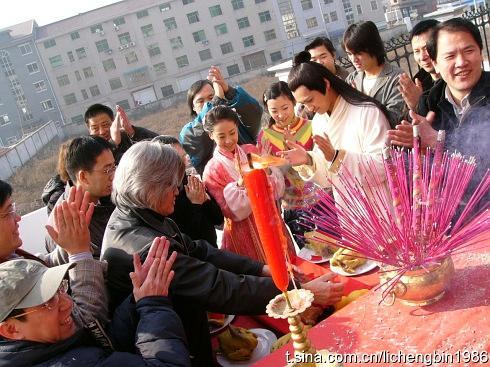 公司嫌他古装太丑,经纪人不死心带他去试镜,意外成男主一夜爆红