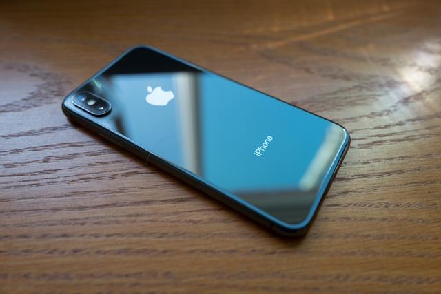 首款全面屏iPhone被下架,待遇不如8/8P,是真的不行吗?