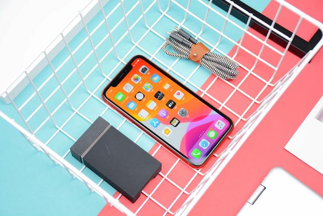 果然贵的有道理:苹果官方推荐的快充充电器,iPhone 11必备