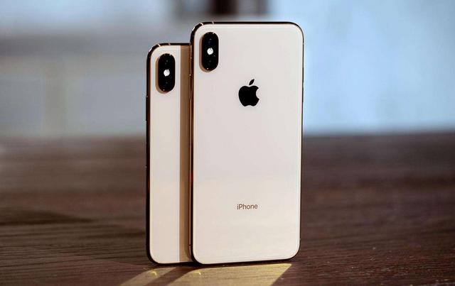 我有个华强北卖手机的朋友,我问了他三个有关iPhone的问题