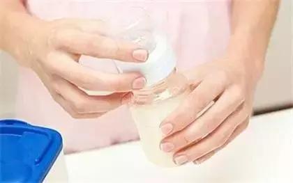 别再逼孩子喝水了,会水中毒的