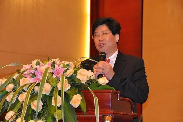 21亿去向不明,董事长被抓,儿媳却秀2亿豪宅…这公司,三位影后都带不动