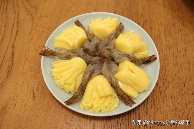 教你做一道春节年菜,漂亮大气的像朵花,低脂少油盐,镇得住场面