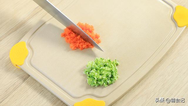 这菜价格实惠营养又好！随手一裹软香又可口，宝宝直呼没吃够