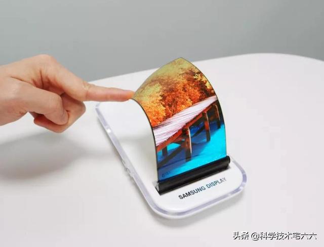 向三星低头,三星对外销售折叠屏幕,华为成首个客户?