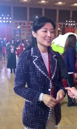 52岁周涛近照曝光,穿西装气质极佳,还透露文联春晚策划点?