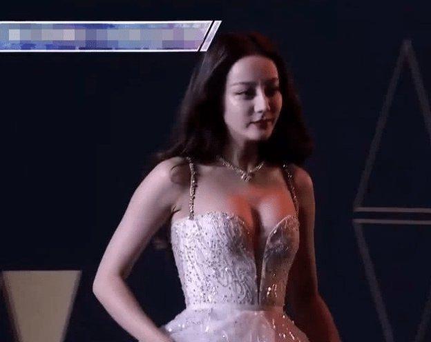有种“整容”叫发福后的热巴,失去美颜后,差距太大粉丝直呼失恋