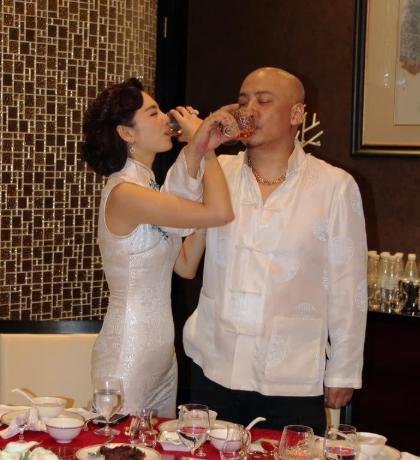 郑爽被忽悠1000万后终于起诉,在挑男人上,她还不如张雨绮