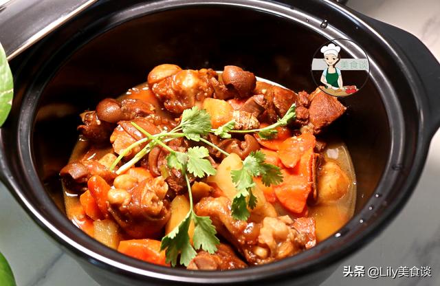 炖羊肉时,别盲目加大料,多加这两样食材一起炖,羊肉香还没膻味
