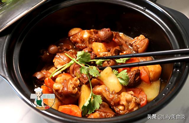 炖羊肉时,别盲目加大料,多加这两样食材一起炖,羊肉香还没膻味