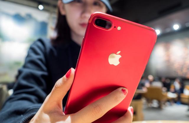 库克扎心了?iPhone狂跌4000元成“跳水王”,早买的朋友后悔吗?